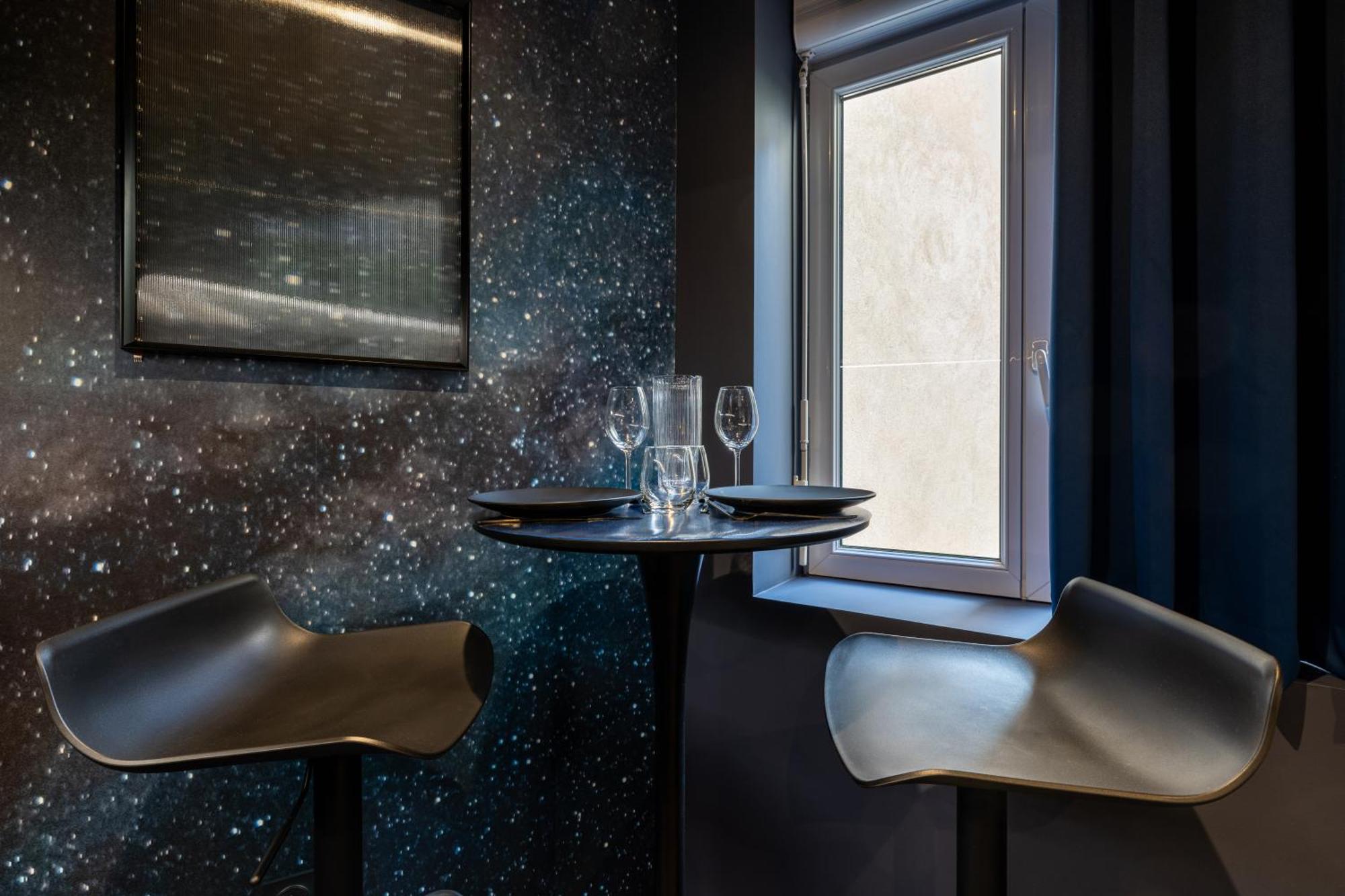 Galaxy La Tete Dans Les Etoiles Daire Riom Dış mekan fotoğraf
